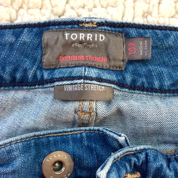 torrid Denim - Torrid Boyfriend Straight Vintage Stretch Lightwash Distressed Jeans size 10R